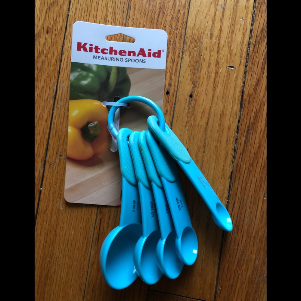 Kitchen Aid Teal Measuring Spoons